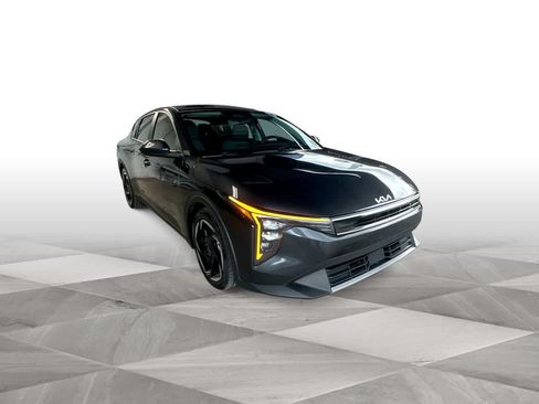 Used 2025 Kia K4 EX FWD image 2