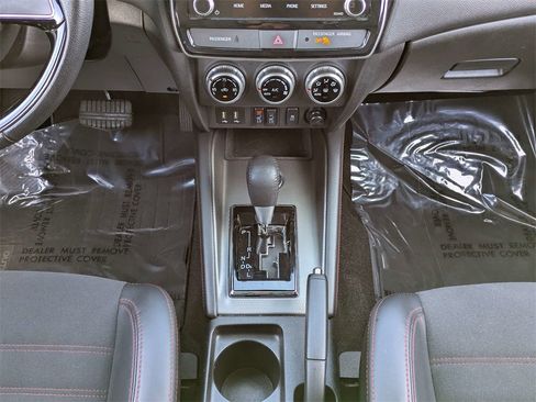 Used 2024 Mitsubishi Outlander Sport 2.0 SE image 19