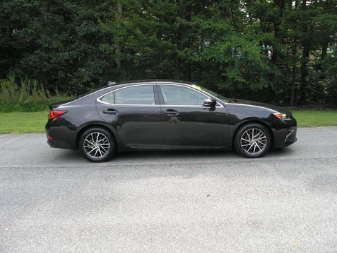 Used 2018 Lexus ES 350 image 8