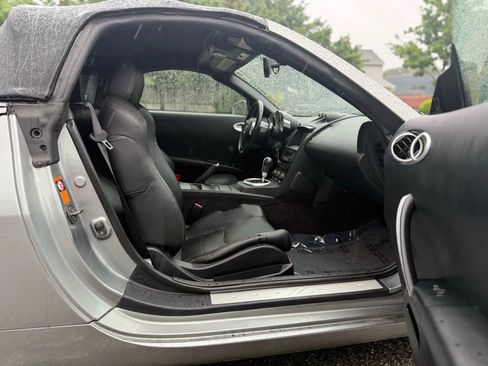Used 2004 Nissan 350Z Touring image 24