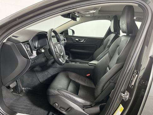 Used 2019 Volvo S60 T6 Momentum w/ Multimedia Package image 11