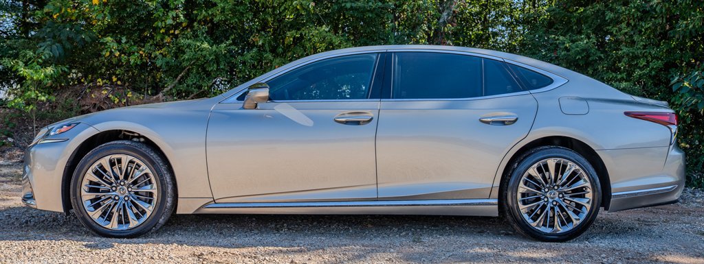 Used 2018 Lexus LS 500 w/ Luxury Package RWD image 2