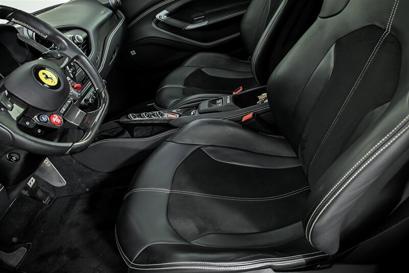 Used 2022 Ferrari F8 Tributo RWD image 33