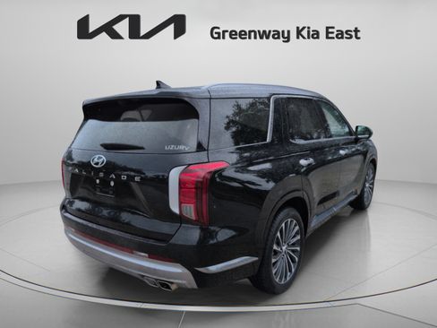Used 2024 Hyundai Palisade Calligraphy FWD image 6