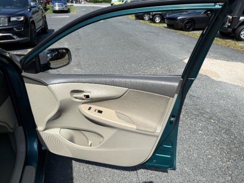 Used 2009 Toyota Corolla XLE FWD image 9