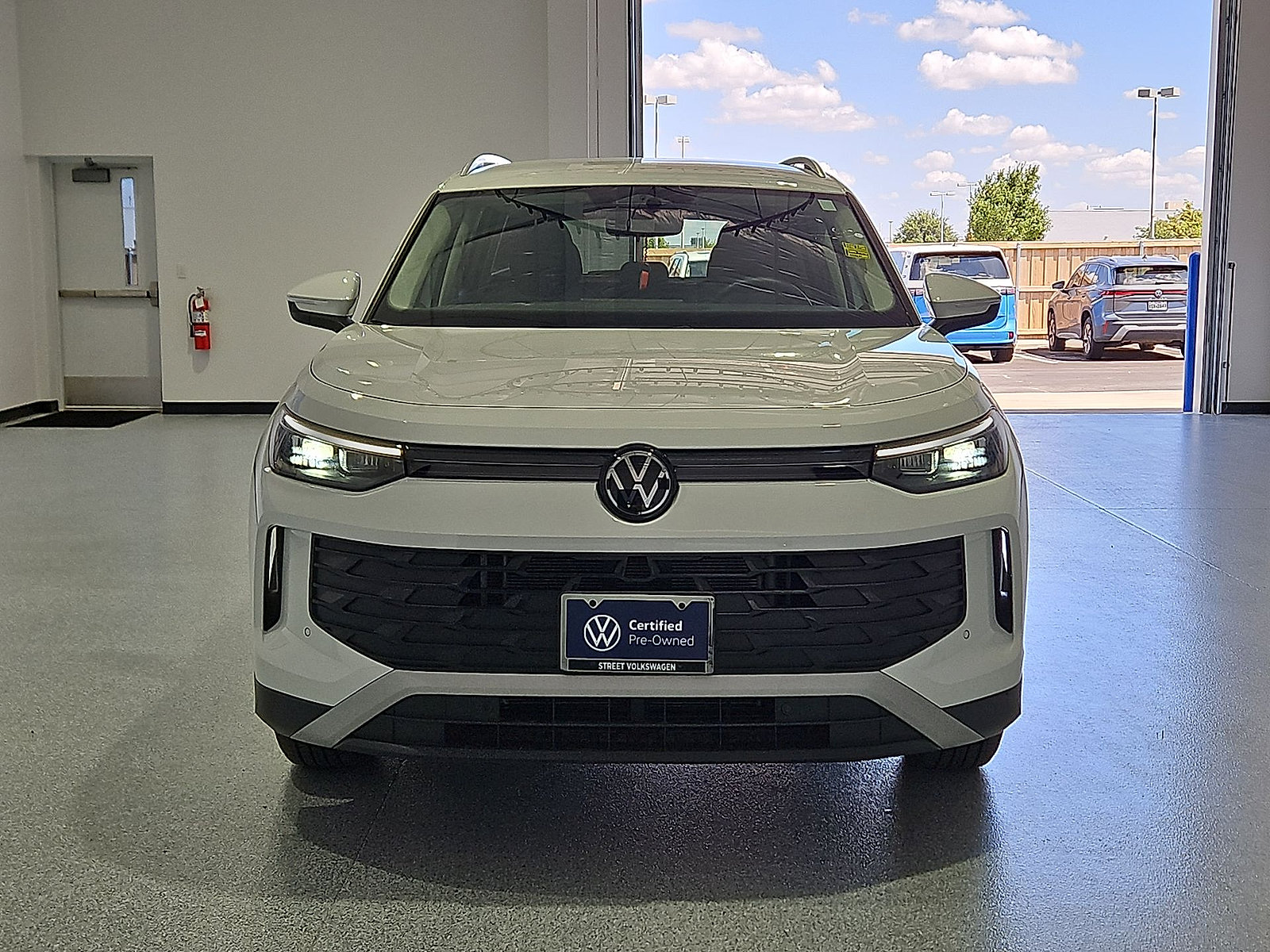 Certified 2025 Volkswagen Tiguan S FWD image 3