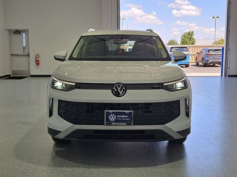 Certified 2025 Volkswagen Tiguan S FWD image 3
