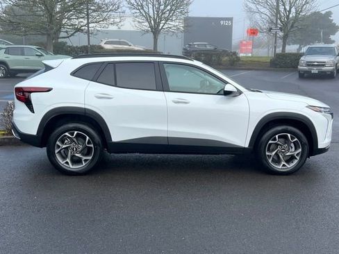 New 2026 Chevrolet Trax LT w/ Driver Confidence Package image 9