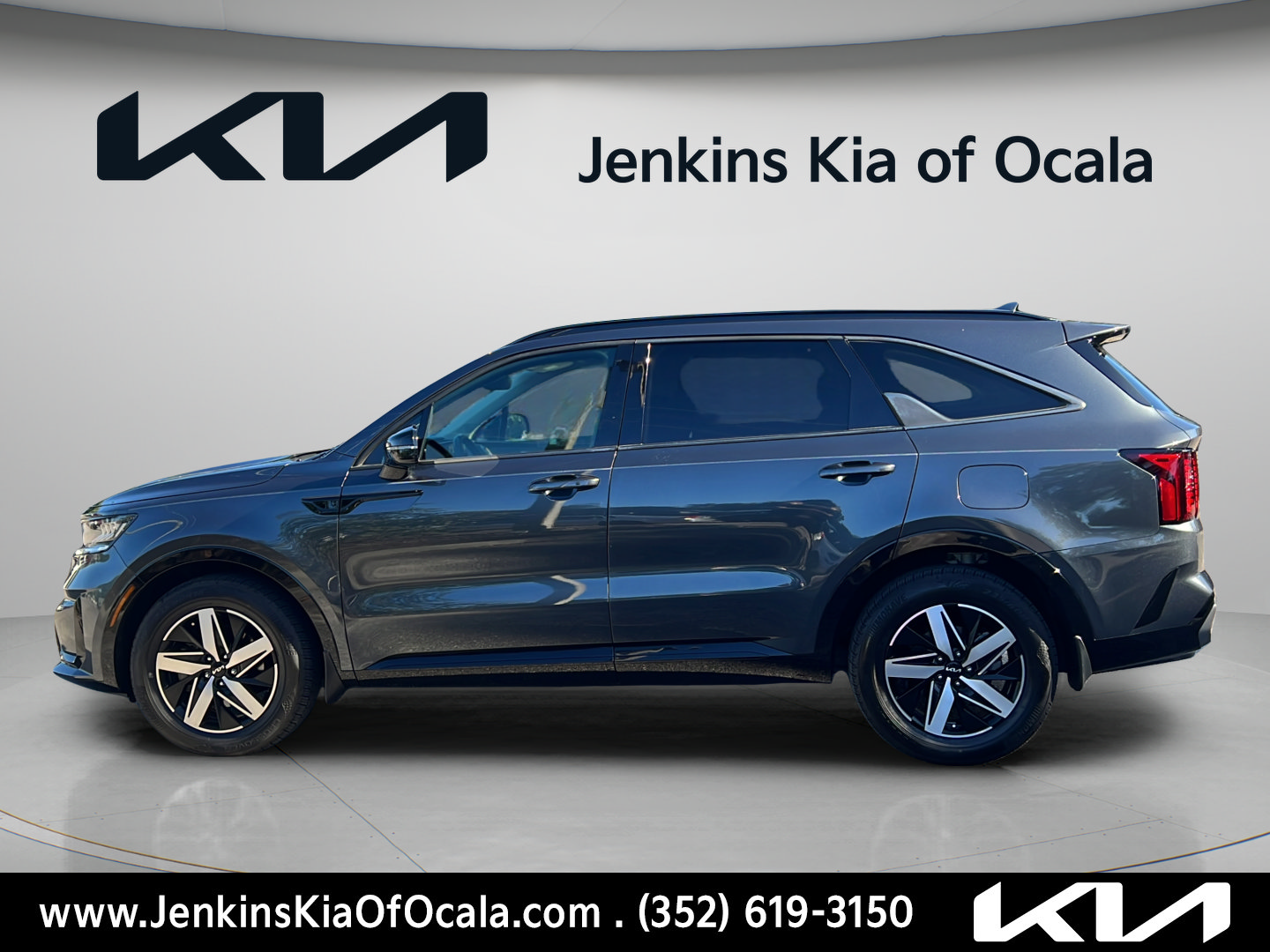 Certified 2023 Kia Sorento EX FWD image 6