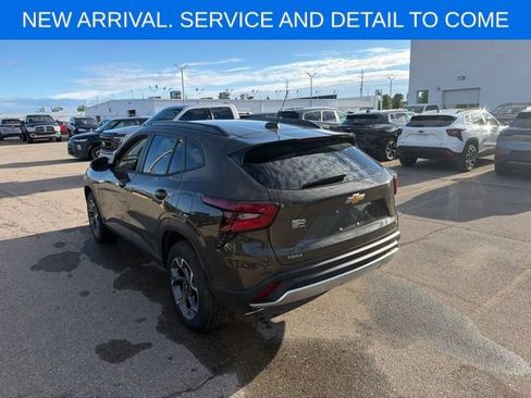 Certified 2024 Chevrolet Trax LT w/ Driver Confidence Package FWD image 8