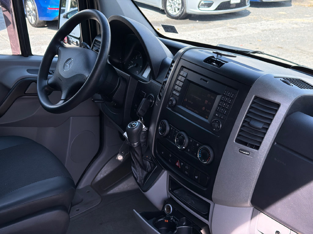 Used 2015 Mercedes-Benz Sprinter 2500 image 13