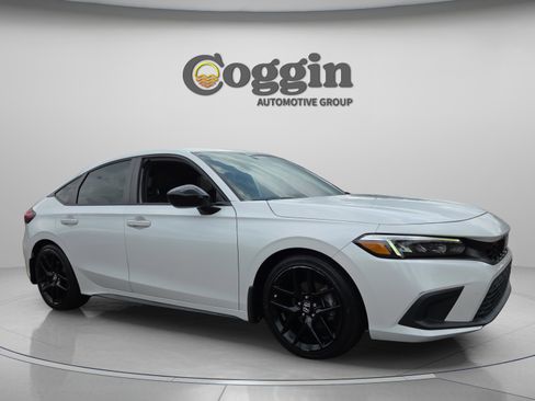 Used 2023 Honda Civic Sport image 5