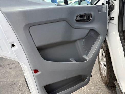 Used 2017 Ford Transit 150 XLT RWD image 12