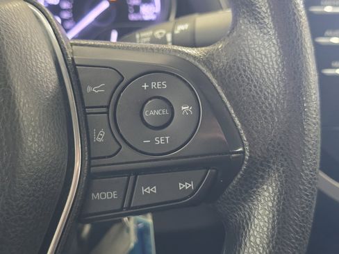 Used 2020 Toyota Camry LE FWD image 26