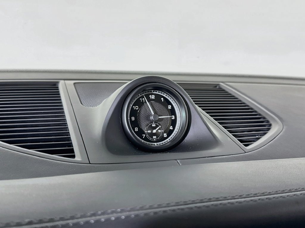 Certified 2025 Porsche Macan AWD/4WD image 24