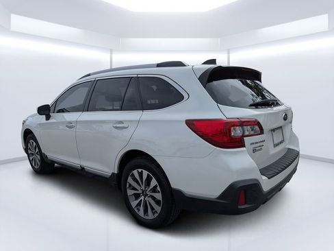 Used 2018 Subaru Outback 2.5i Touring image 5