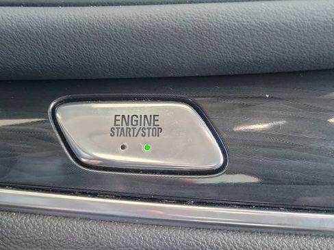 Used 2020 Buick Enclave Premium w/ Sun and Sites Package AWD/4WD image 29