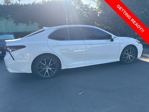 Used 2023 Toyota Camry SE image 7