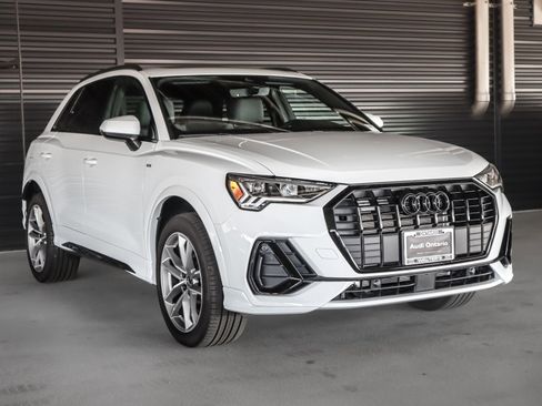 Certified 2025 Audi Q3 2.0T Premium w/ Convenience Package AWD/4WD image 10