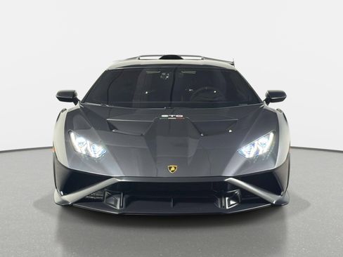 Used 2022 Lamborghini Huracan STO image 8