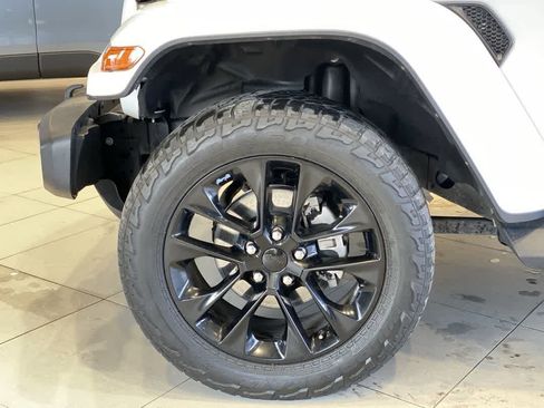 Used 2021 Jeep Wrangler Sahara w/ Safety Group image 12