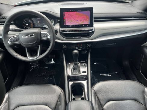Used 2025 Jeep Compass Limited AWD/4WD image 38