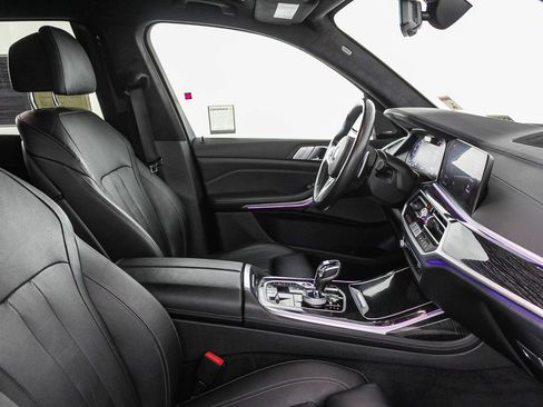 Used 2020 BMW X7 M50i image 17