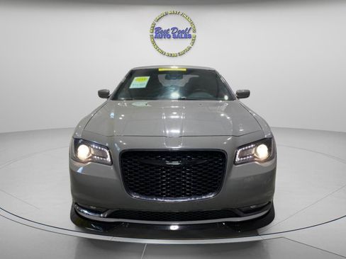 Used 2019 Chrysler 300 S AWD/4WD image 5