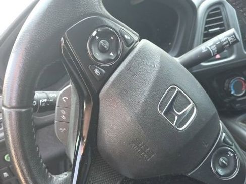 Used 2021 Honda HR-V Sport image 7