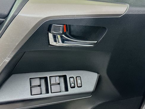 Used 2018 Toyota RAV4 XLE image 15