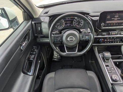 Used 2022 Nissan Pathfinder SV image 17