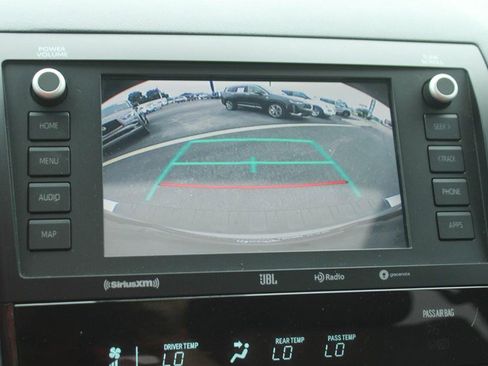 Used 2020 Toyota Sequoia Platinum image 23