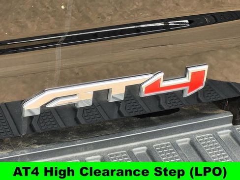 Used 2021 GMC Sierra 2500 AT4 w/ AT4 Premium Plus Package image 9