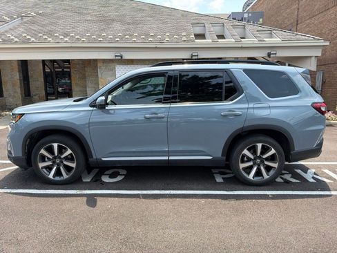Certified 2024 Honda Pilot Touring image 15