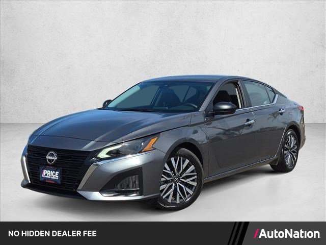 Used 2025 Nissan Altima 2.5 SV FWD image 1