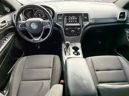 Used 2020 Jeep Grand Cherokee Laredo image 14