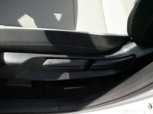 Used 2023 Honda CR-V LX image 20