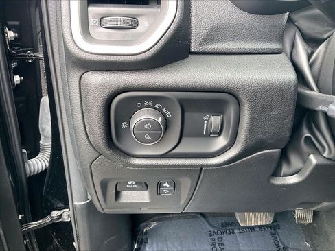 Used 2023 RAM 1500 Big Horn AWD/4WD image 25
