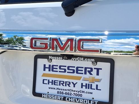 Certified 2023 GMC Acadia SLT w/ Technology Package AWD/4WD image 33