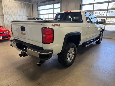 Used 2017 Chevrolet Silverado 2500 LT AWD/4WD image 5