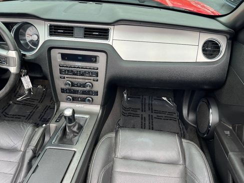 Used 2011 Ford Mustang Premium w/ 202A Rapid Spec Order Code RWD image 38
