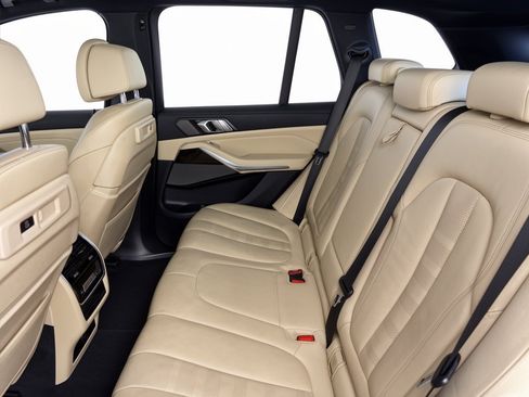 Used 2021 BMW X5 sDrive40i w/ M Sport Package RWD image 25