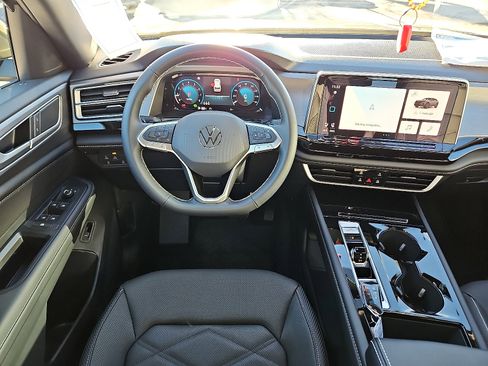 New 2026 Volkswagen Atlas Cross Sport SE image 9
