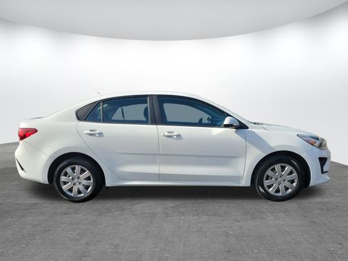 Used 2022 Kia Rio LX image 2