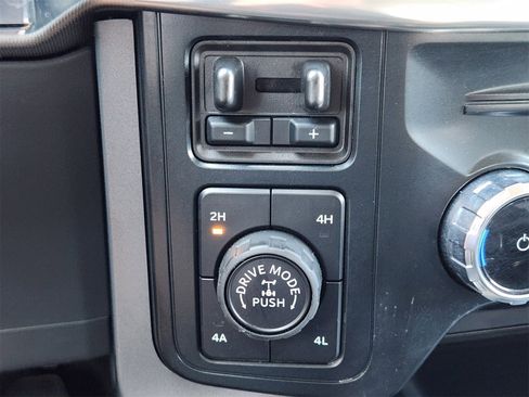 Used 2025 Ford F150 Lariat w/ Equipment Group 501A Mid image 29