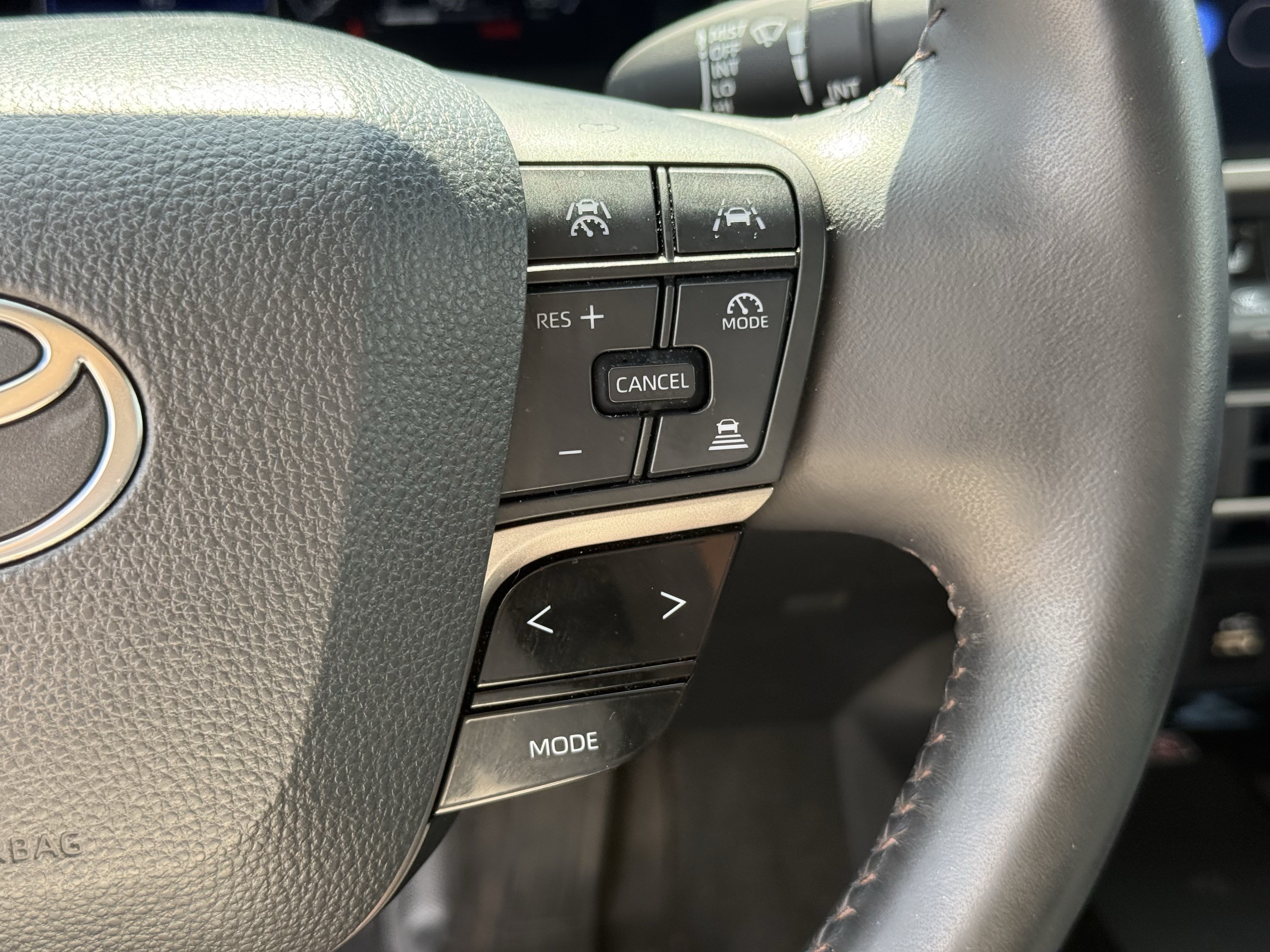 Used 2025 Toyota Camry XLE FWD image 17