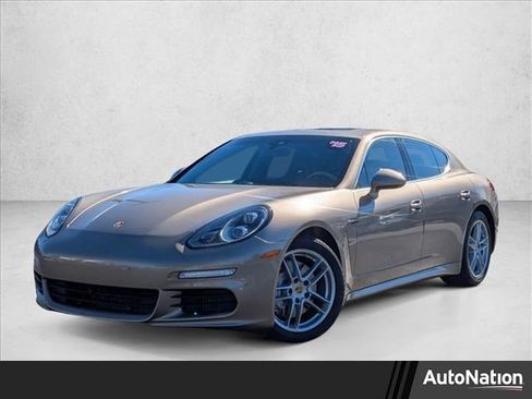 Used 2015 Porsche Panamera S image 1