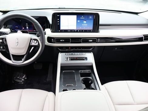 New 2026 Lincoln Aviator 2WD image 16