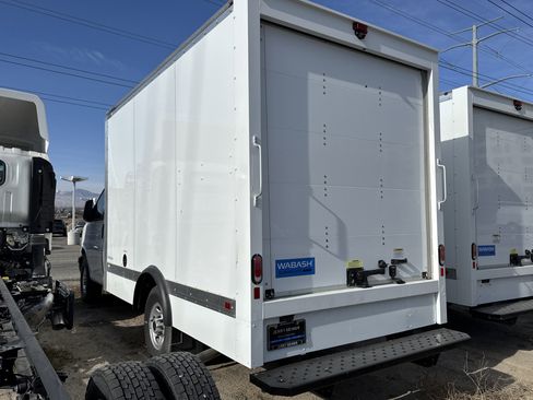 New 2024 GMC Savana 3500 Work Van w/ Power Convenience Package image 5