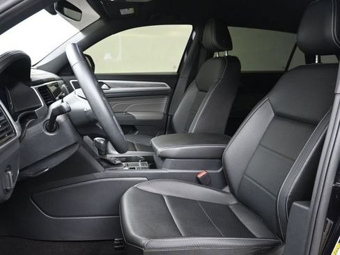 Used 2023 Volkswagen Atlas Cross Sport SE image 10